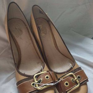 Tan/Brown high heeled closed toed shoes